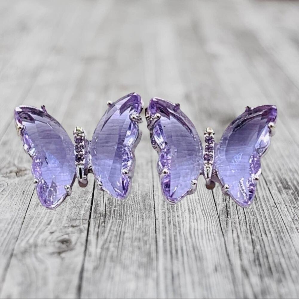 Light  lavender butterfly earrings‎ Silver accent. This item is brand new.